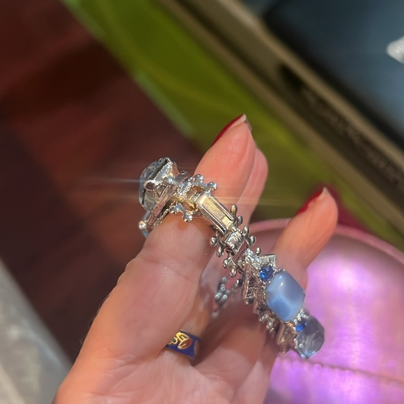 Two vintage 5 1/2” bracelets - will only fit small wrist - Picture 2 of 6